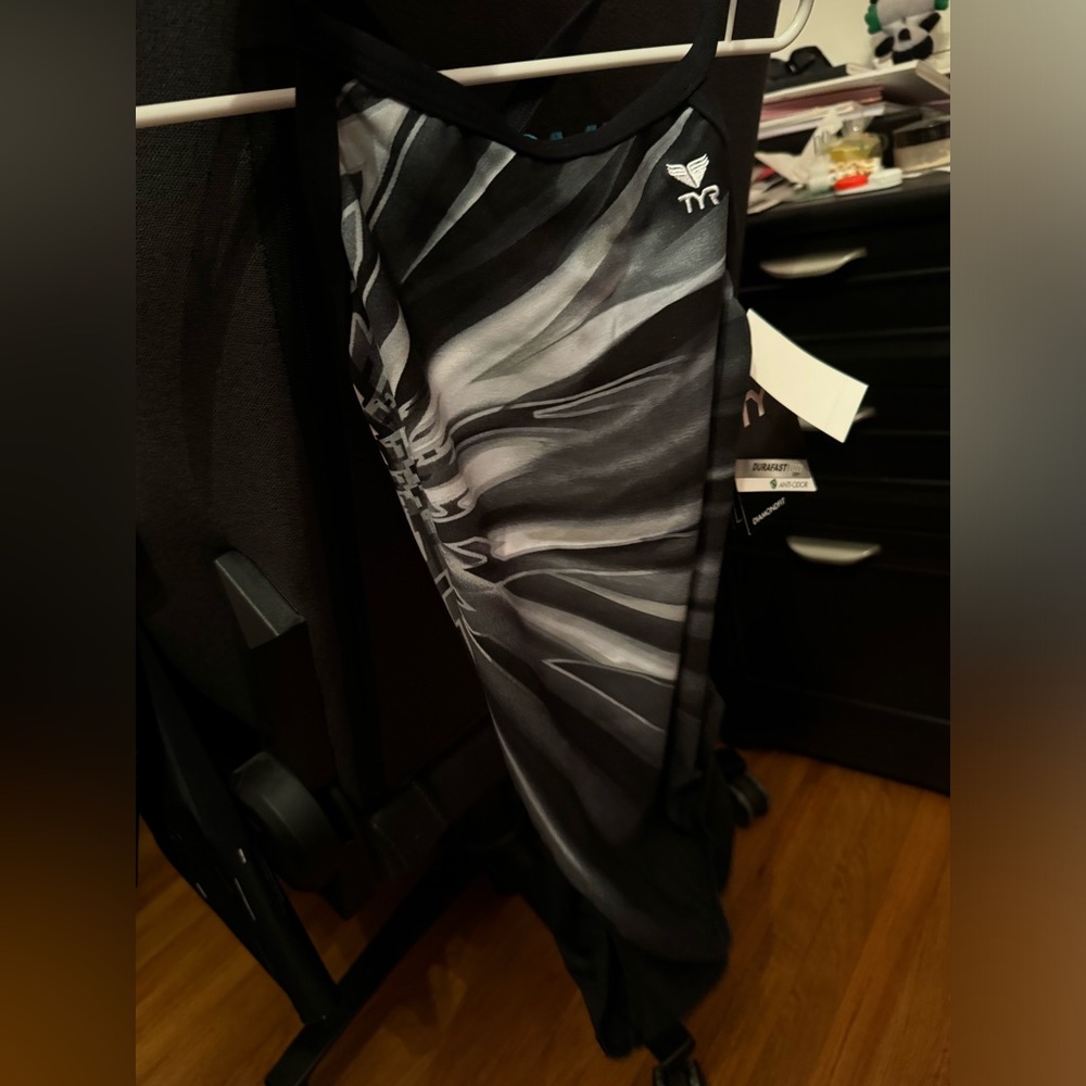 TYR Diamond Fit Size 30 Swimsuit